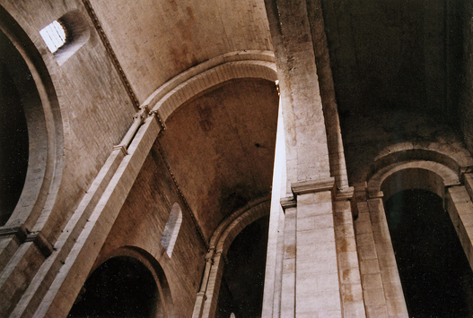 Vorschaubild St. Trophime, Mittel- und Seitenschiff